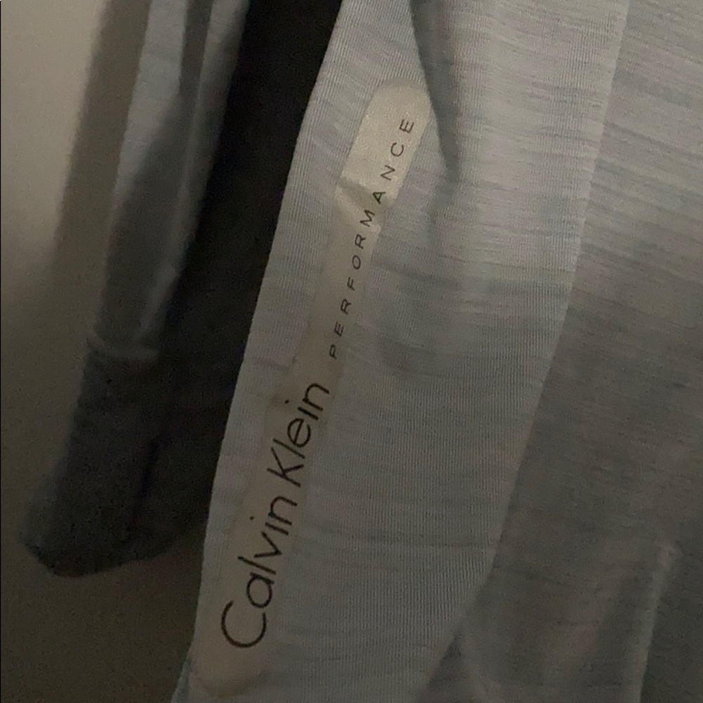 Calvin Klein performance top - Picture 3 of 3